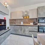 Beautiful Seafront With Comfy Beds, Ac & Wifi By 360 Estates Apartment *