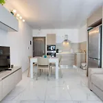 Beautiful Seafront With Comfy Beds, Ac & Wifi By 360 Estates Apartment St. Paul's Bay