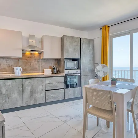 Beautiful Seafront With Comfy Beds, Ac & Wifi By 360 Estates