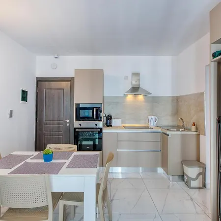 Beautiful Seafront With Comfy Beds, Ac & Wifi By 360 Estates