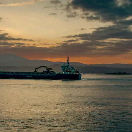 Beautiful Seafront With Comfy Beds, Ac & Wifi By 360 Estates *