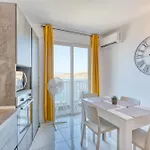 Beautiful Seafront With Comfy Beds, Ac & Wifi By 360 Estates Appartement