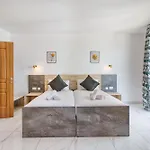 Appartement Beautiful Seafront With Comfy Beds, Ac & Wifi By 360 Estates
