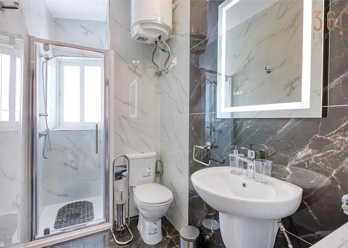 Beautiful Seafront With Comfy Beds, Ac & Wifi By 360 Estates * Сент-Полс-Бей