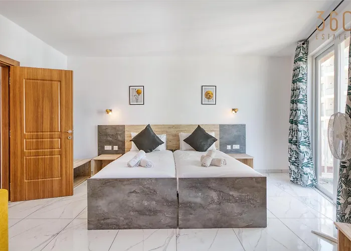 Апартаменты Beautiful Seafront With Comfy Beds, Ac & Wifi By 360 Estates