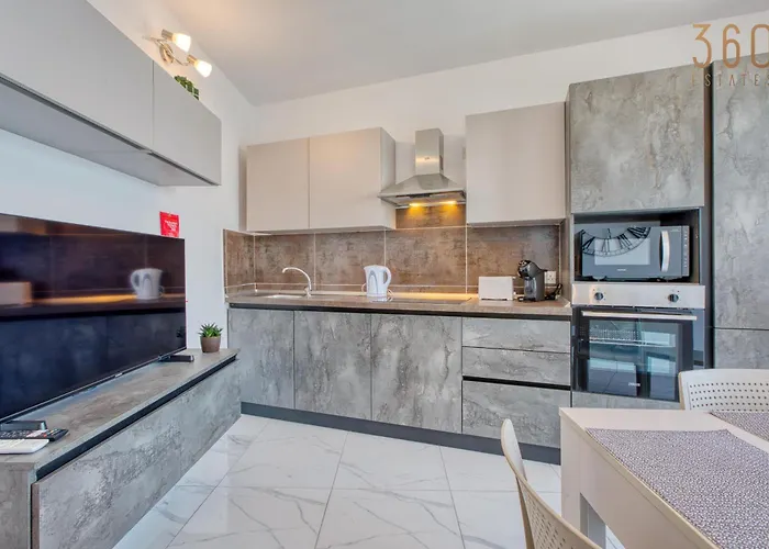 Beautiful Seafront With Comfy Beds, Ac & Wifi By 360 Estates Апартаменты *