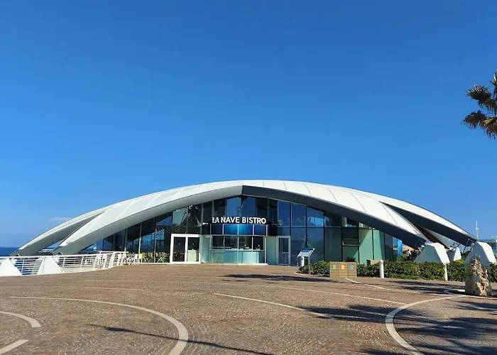 Апартаменты Beautiful Seafront With Comfy Beds, Ac & Wifi By 360 Estates