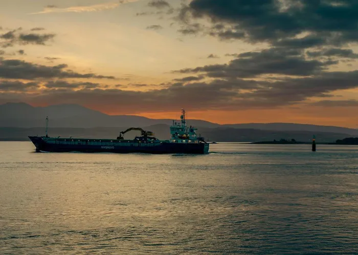 Beautiful Seafront With Comfy Beds, Ac & Wifi By 360 Estates *