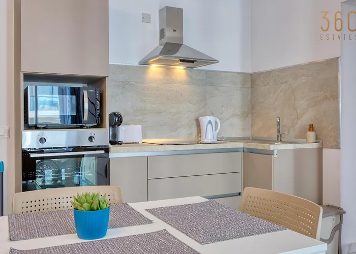 Beautiful Seafront With Comfy Beds, Ac & Wifi By 360 Estates